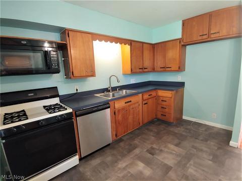 6202 Debra Dr, Lorain, OH 44053 photo 8