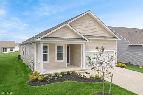 532 Cedar Crest Dr, Elyria, OH 44035 photo 1