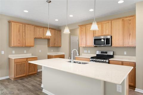532 Cedar Crest Dr, Elyria, OH 44035 photo 7