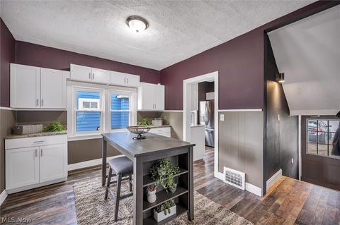 396 Prospect St, Elyria, OH 44035 photo 7