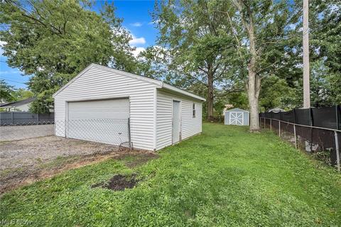 396 Prospect St, Elyria, OH 44035 photo 28