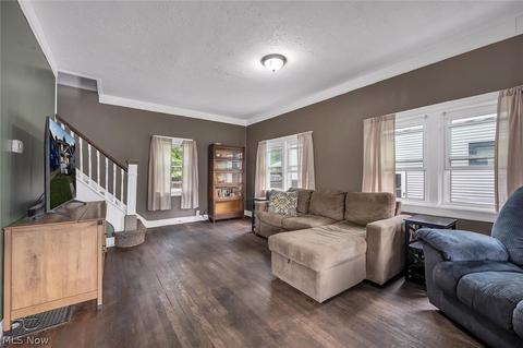 396 Prospect St, Elyria, OH 44035 photo 5