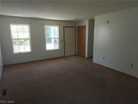 727 E 16th St, Ashtabula, OH 44004 photo 3