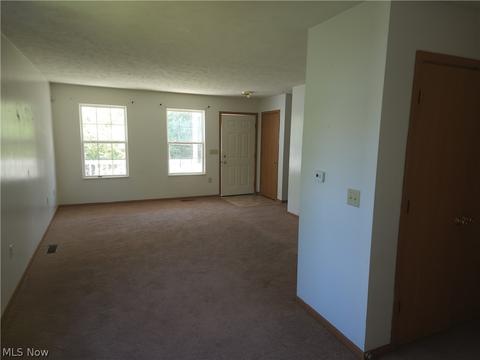727 E 16th St, Ashtabula, OH 44004 photo 2