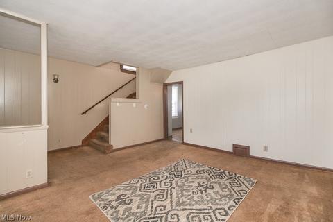 2542 E 32nd St, Lorain, OH 44055 photo 4