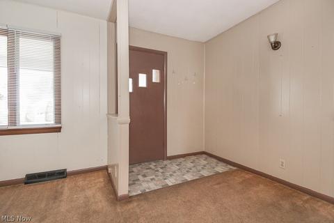 2542 E 32nd St, Lorain, OH 44055 photo 5