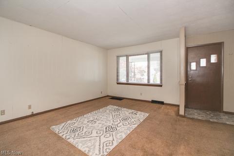 2542 E 32nd St, Lorain, OH 44055 photo 3