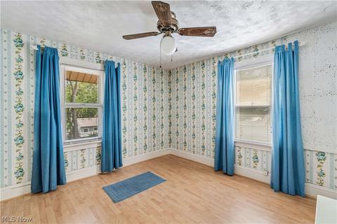 1213 Lexington Ave, Akron, OH 44310 photo 18