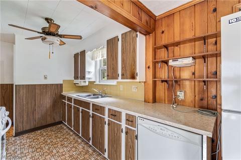 1213 Lexington Ave, Akron, OH 44310 photo 13