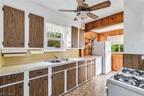 1213 Lexington Ave, Akron, OH 44310 photo 10