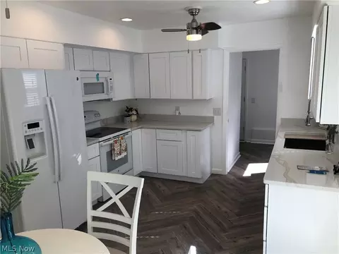 1708 Robindale St, Wickliffe, OH 44092 photo 5
