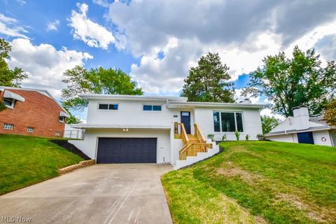 1626 Dunkeith Dr NW, Canton, OH 44708 photo 1