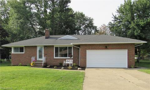 314 Cherry Ln, Seven Hills, OH 44131 photo 1