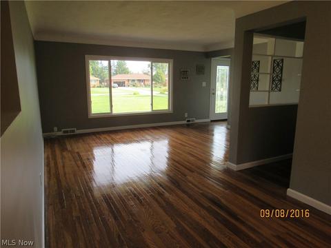 314 Cherry Ln, Seven Hills, OH 44131 photo 10