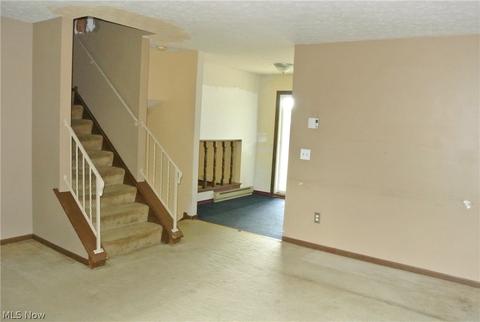 417 Carol Ln, Elyria, OH 44035 photo 7