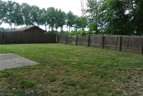 417 Carol Ln, Elyria, OH 44035 photo 5