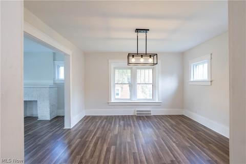 367 E Glenwood Ave, Akron, OH 44310 photo 8