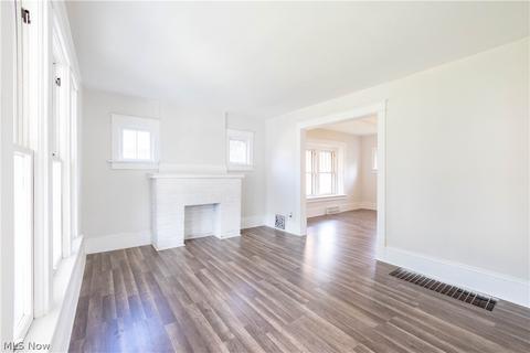 367 E Glenwood Ave, Akron, OH 44310 photo 5