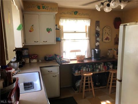 2119 E 41st St, Ashtabula, OH 44004 photo 7