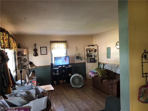 2119 E 41st St, Ashtabula, OH 44004 photo 4