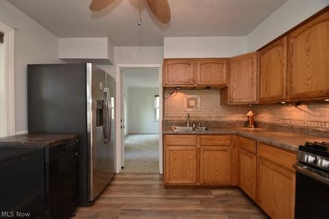 5703 Morningside Dr, Parma, OH 44129 photo 9