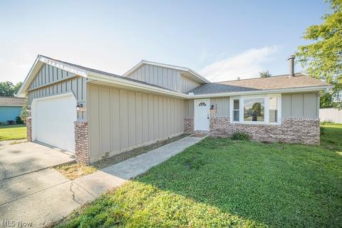 42038 Meadow Ln, Lagrange, OH 44050 photo 2