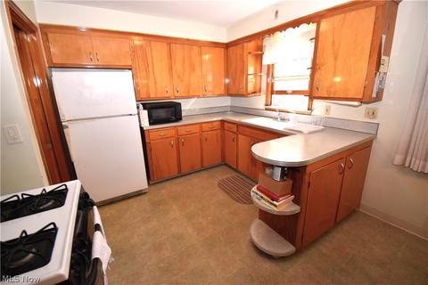 140 E 216 St, Euclid, OH 44123 photo 10