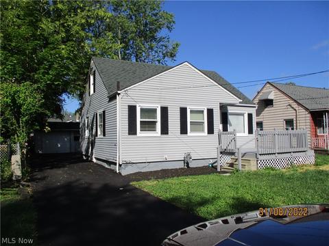 1504 Cedar Dr, Lorain, OH 44052 photo 1