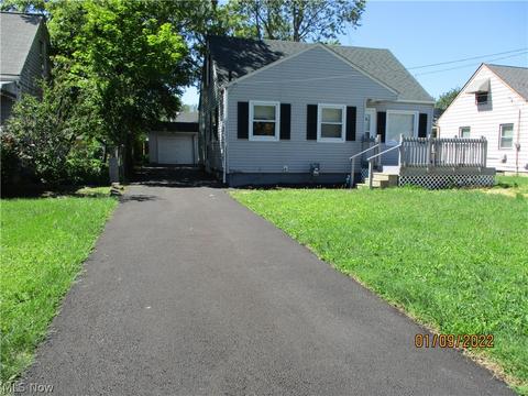 1504 Cedar Dr, Lorain, OH 44052 photo 4