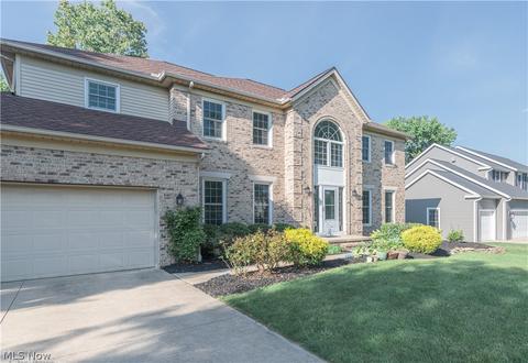 7225 Longview Dr, Solon, OH 44139 photo 2