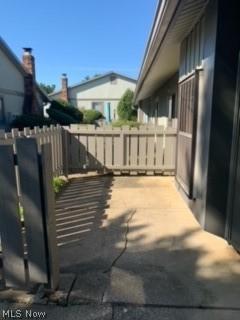 899 Kirkwall Dr, Copley, OH 44321 photo 2