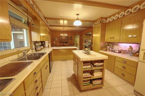 1012 E 4th St, Dover, OH 44622 photo 6