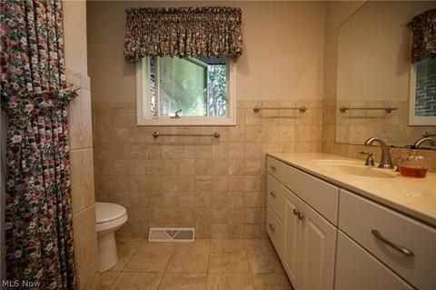 1012 E 4th St, Dover, OH 44622 photo 16