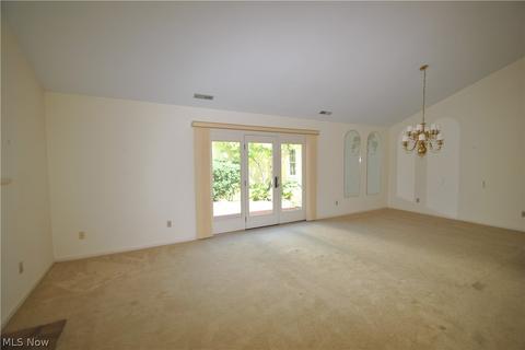 836 Sutton Pl, Akron, OH 44313 photo 4