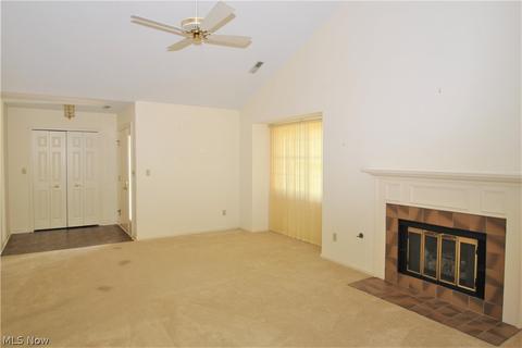 836 Sutton Pl, Akron, OH 44313 photo 2