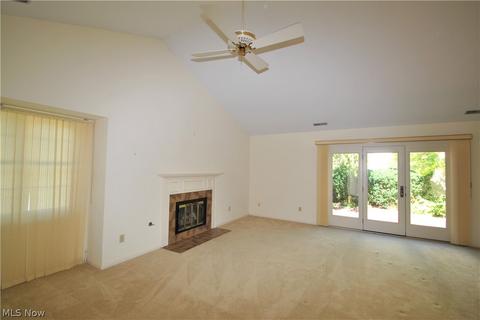 836 Sutton Pl, Akron, OH 44313 photo 3