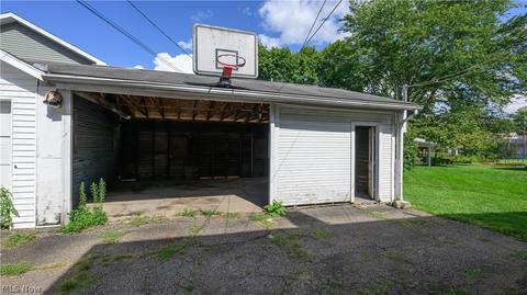 1125 N Walnut St, Dover, OH 44622 photo 6