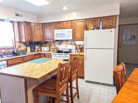 93 E Interstate St, Bedford, OH 44146 photo 6