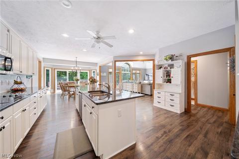 9437 Ravenna Rd, Chardon, OH 44024 photo 3