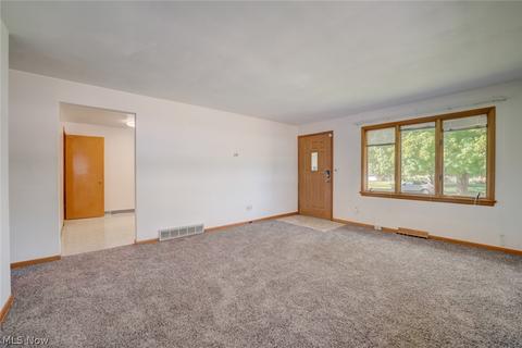 608 High St, Elyria, OH 44035 photo 5