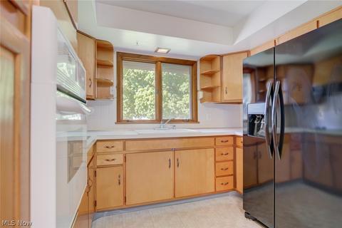 608 High St, Elyria, OH 44035 photo 23