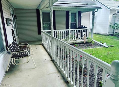 708 Chestnut St, Dresden, OH 43821 photo 4