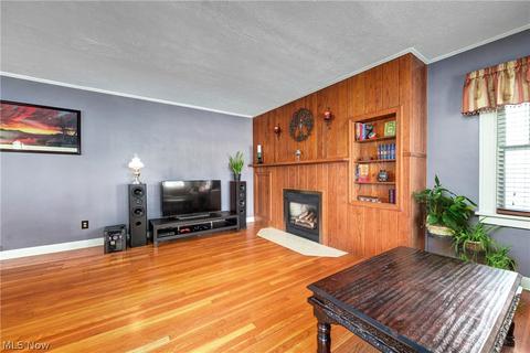 129 Baker St, Berea, OH 44017 photo 3
