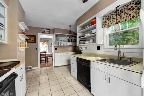 129 Baker St, Berea, OH 44017 photo 14