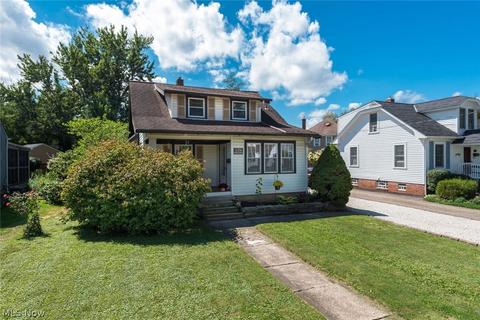 129 Baker St, Berea, OH 44017 photo 2