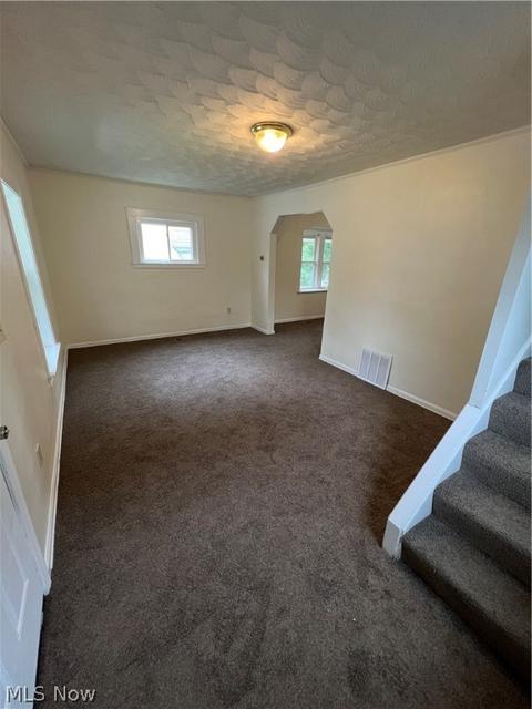 456 Evers St, Akron, OH 44310 photo 2