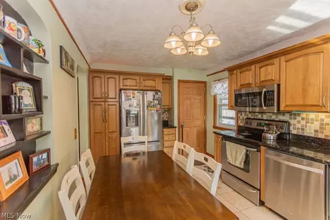 9516 Biddulph Rd, Brooklyn, OH 44144 photo 7