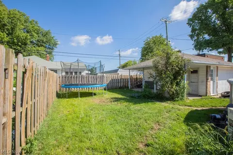9516 Biddulph Rd, Brooklyn, OH 44144 photo 20