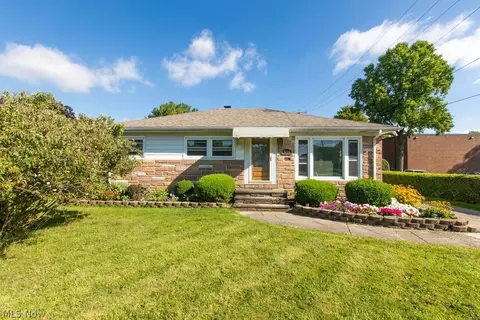 9516 Biddulph Rd, Brooklyn, OH 44144 photo 1