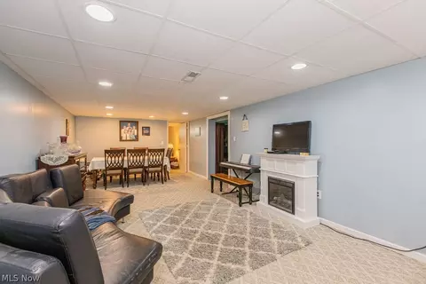 9516 Biddulph Rd, Brooklyn, OH 44144 photo 18